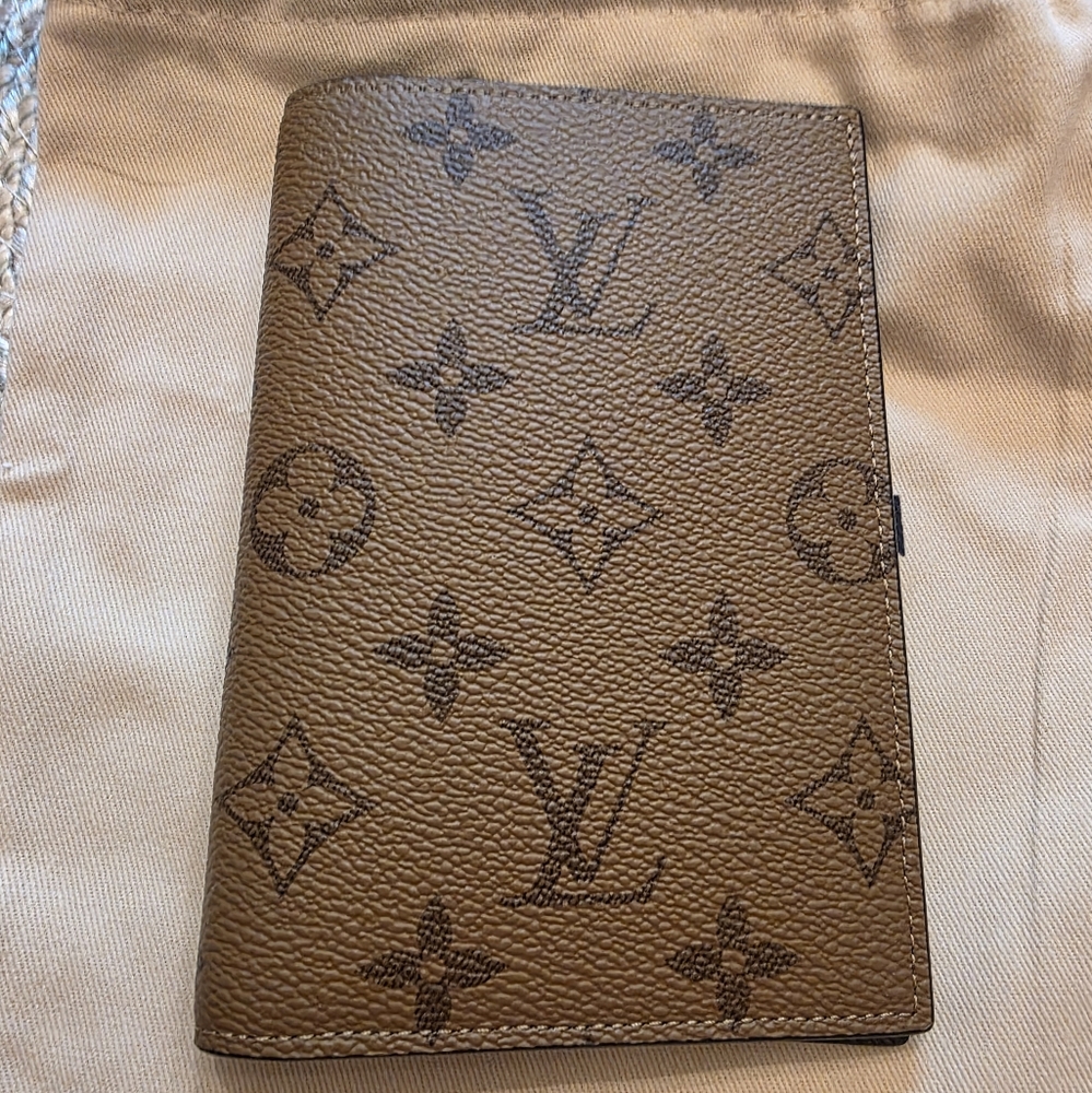 Louis Vuitton Reverse Monogram Passport Cover with LV Dust Bag and Box